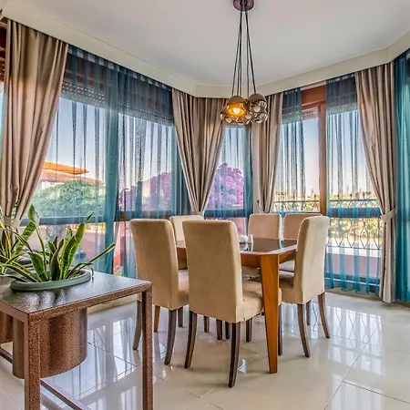 Aparthotel Vista *